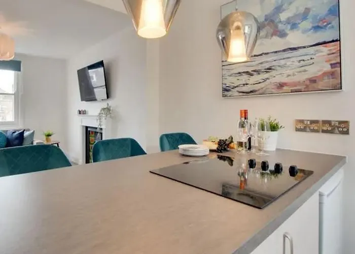 Standout 2Bd Coastal Cottages In South Devon